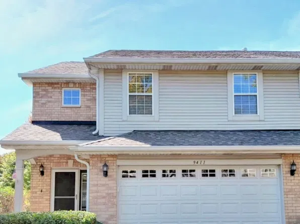 9411 Fountain Point Cir, Darien, IL 60561