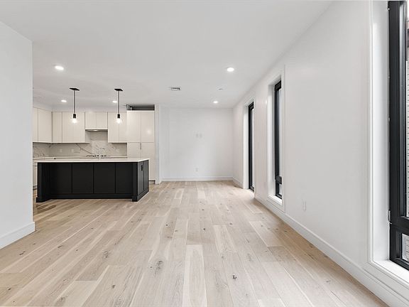 3rd image of 33 A St #404