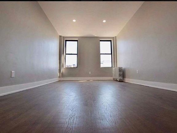 3rd image of 148 Linden Blvd APT 4