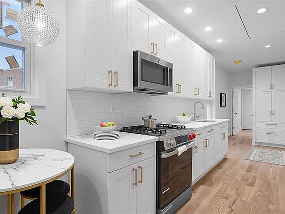4th image of 679 E 221st St Floor 3