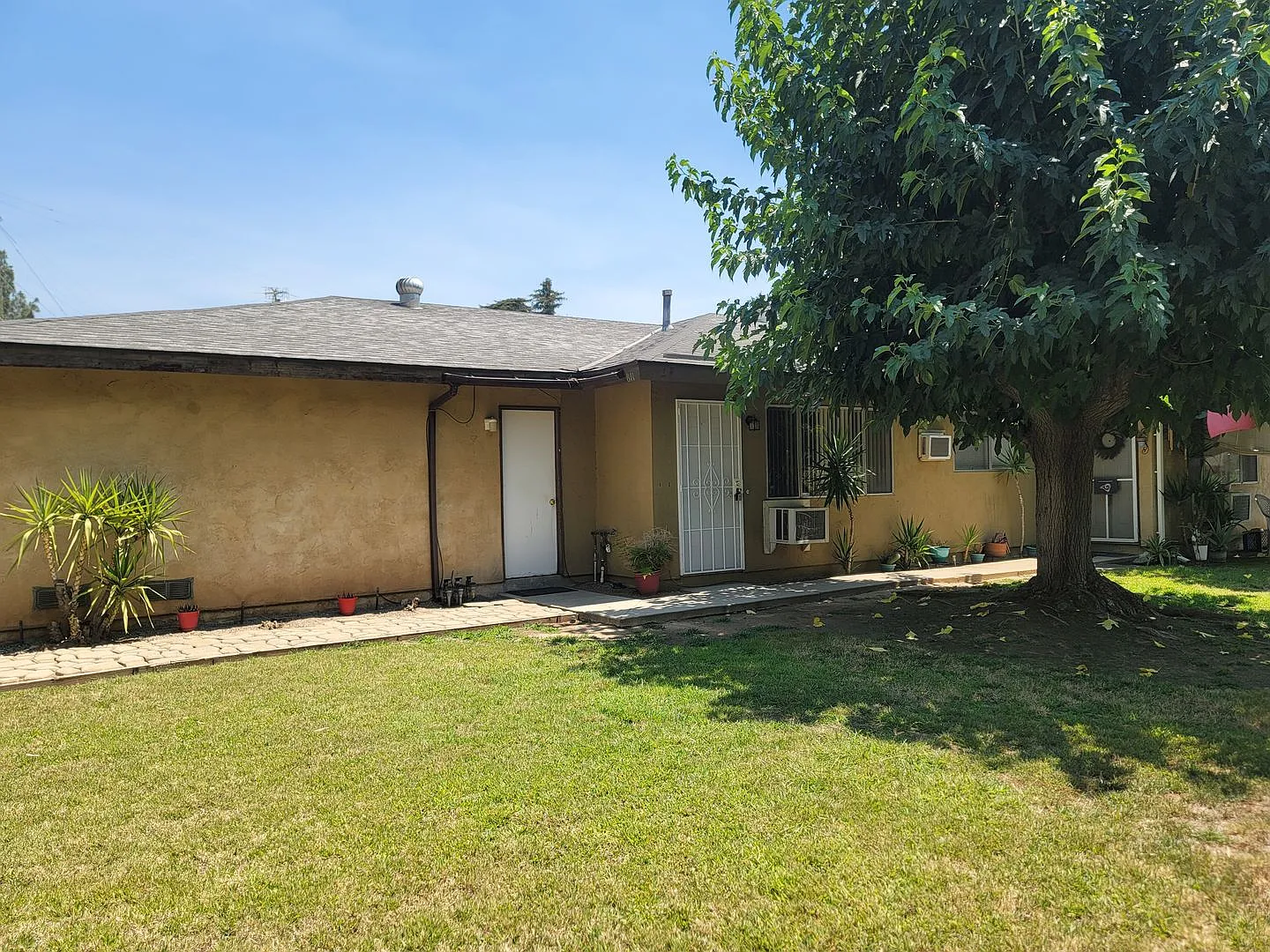 Single-Story 2-Bedroom Duplex Apt Near Downtown Redlands! — Photo 1