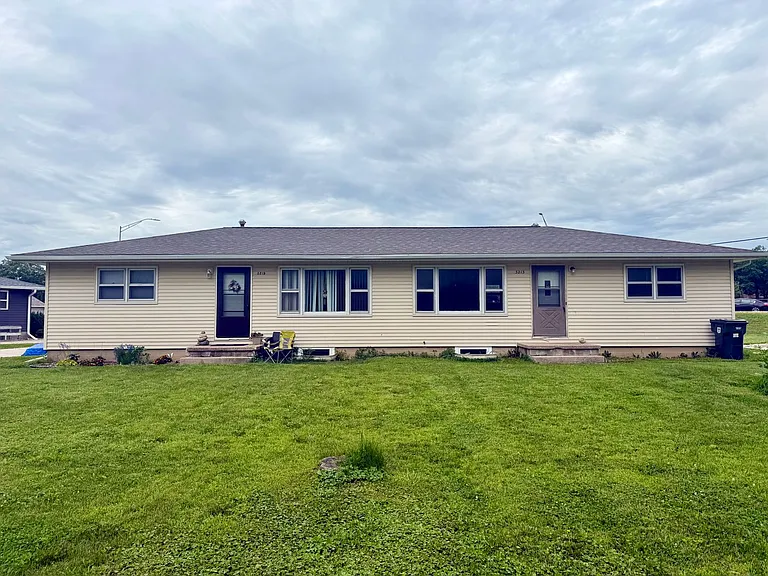 3213-3215 Panther Ln — Photo 1