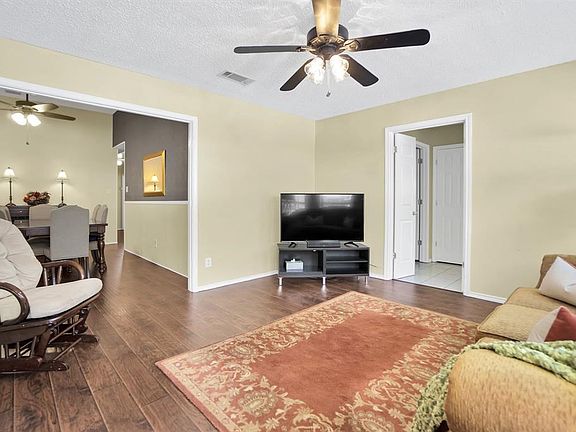 3rd image of 3809 Remington Dr
