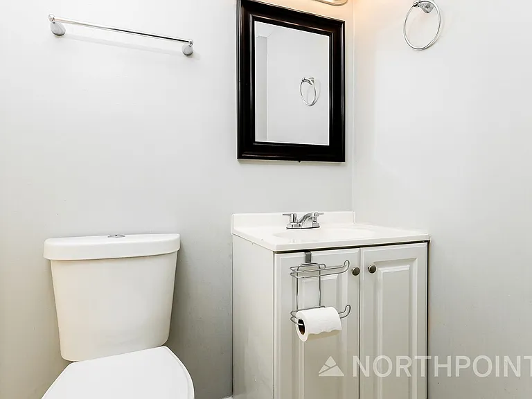 8326 Walden Rd E — Photo 12