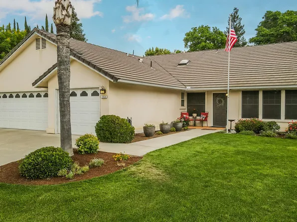 260 Dovewood Circle, Reedley, CA 93654