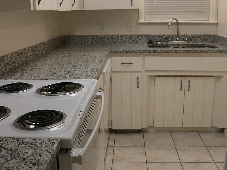 1800 N Gregg Ave #3 — Photo 8
