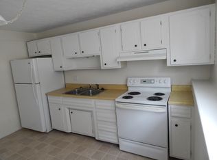63 Washington Ave APT 4, Saco, ME 04072