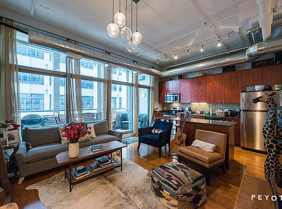 4th image of 565 W Quincy St #706