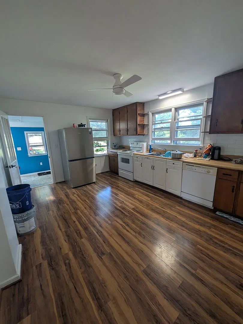 Single Family Home Near Walmart & Minutes from Downtown Lexington — Photo 4