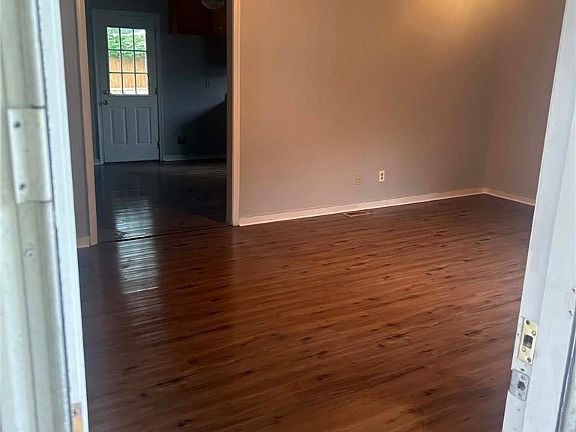 3rd image of 1105 Tabb Ave