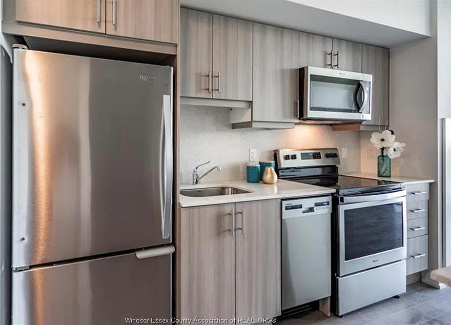 1 bed, 572 sqft, $2,100 — Photo 4