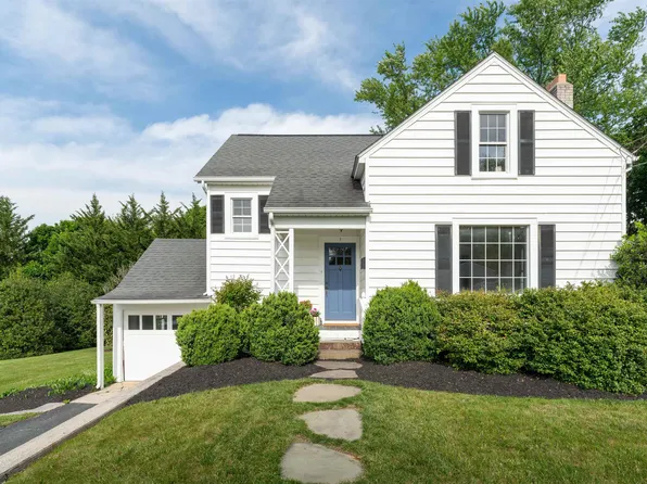 7 Taylor St, Staunton, VA 24401