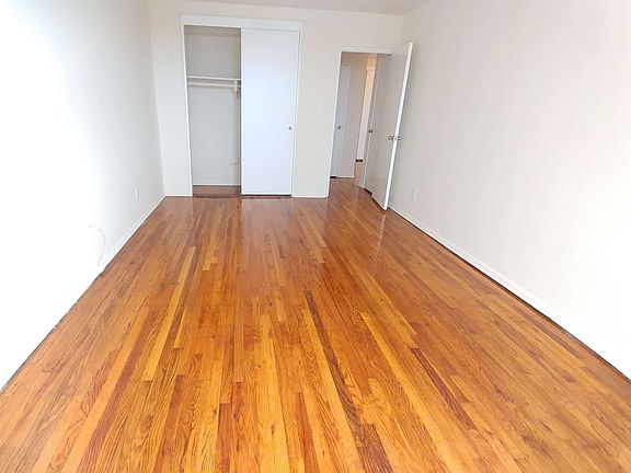 5th image of 4225 65th Pl APT 5G