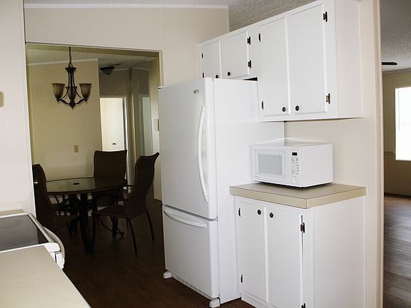 3rd image of 835 Lychee Dr