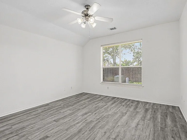 18314 Manorcliff Ln — Photo 16