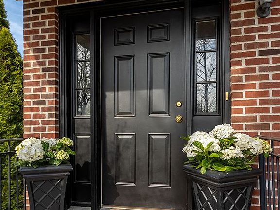 3rd image of 2098 Avalanche Dr #1