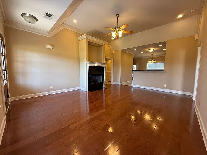 3 bed, 2.0 bath, 1545 sqft, $1,695 — Photo 4