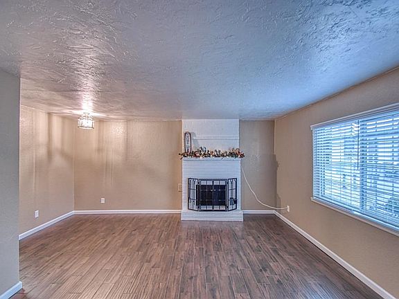 4th image of 1721 E Lindsey St APT 1