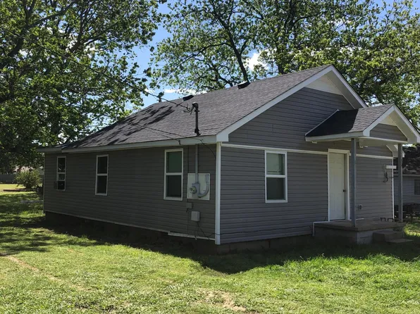 52 Elm St, Finley, TN 38030