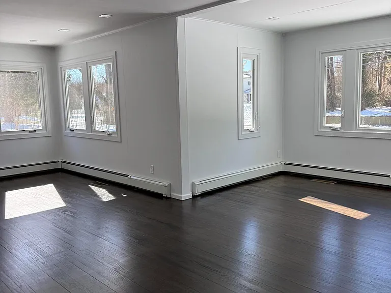 474 Monmouth Rd — Photo 11