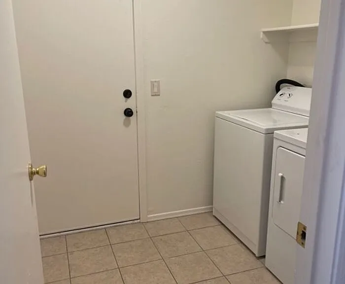 2057 W Silver Meadow Pl — Photo 11