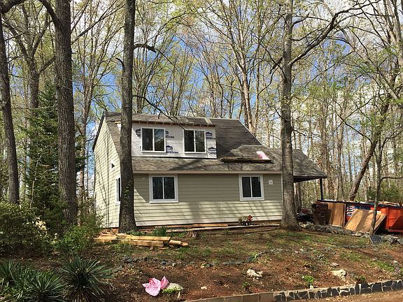 5th image of 827 Jefferson Dr