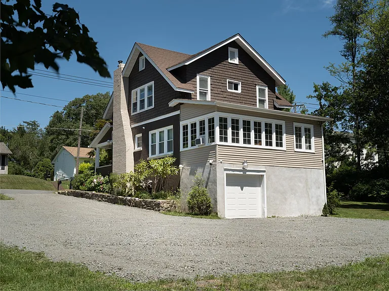 55 Kinney Ave — Photo 5