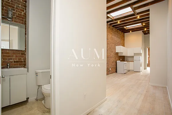 Rented by Zone Corp | media 17