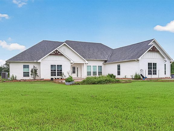 2nd image of 22519 Chenango Lake Dr