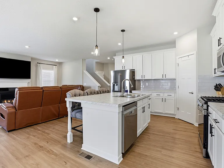 27 Hemingway Ave — Photo 15