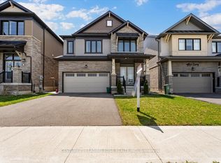 35 Royal Coachman Way, Hamilton, ON L8J 0M2