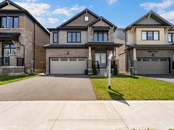35 Royal Coachman Way, Hamilton, ON L8J 0M2