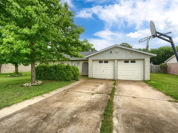507 S Walnut Creek Dr, Mansfield, TX 76063