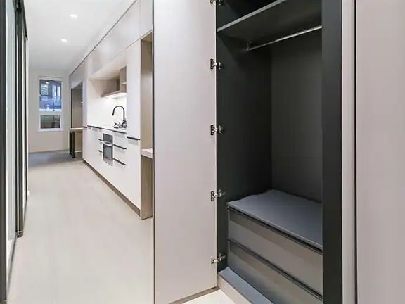 4th image of 125 Albert St #118