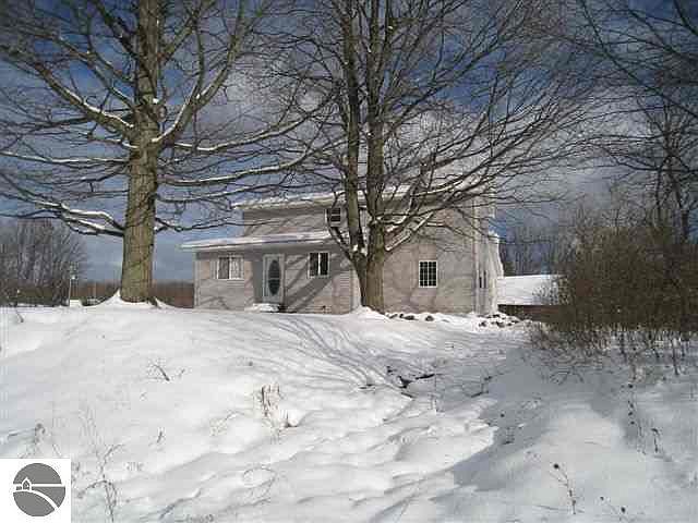 1st image of 9041 SE Donathan Rd