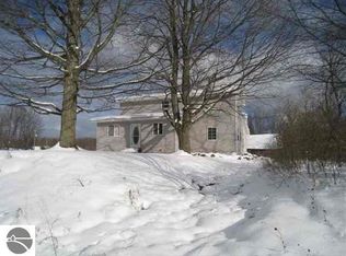 9041 SE Donathan Rd, Fife Lake, MI 49633
