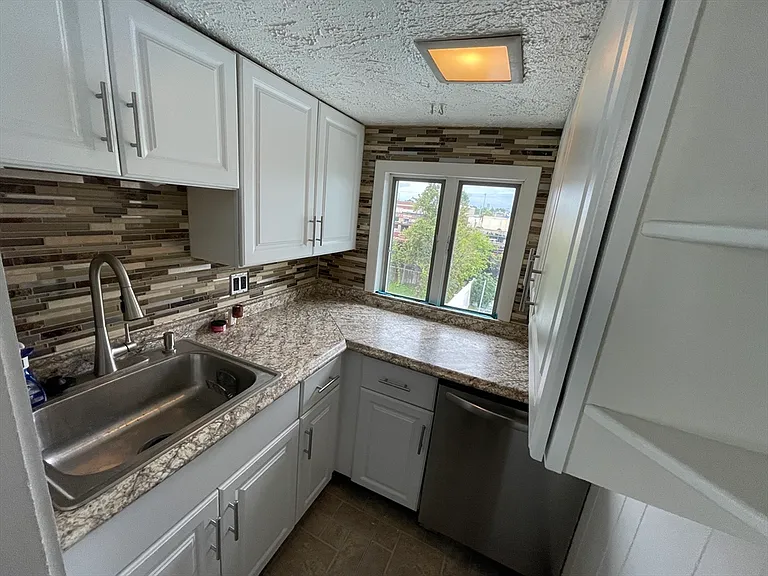 25 Hanover St #2 — Photo 5