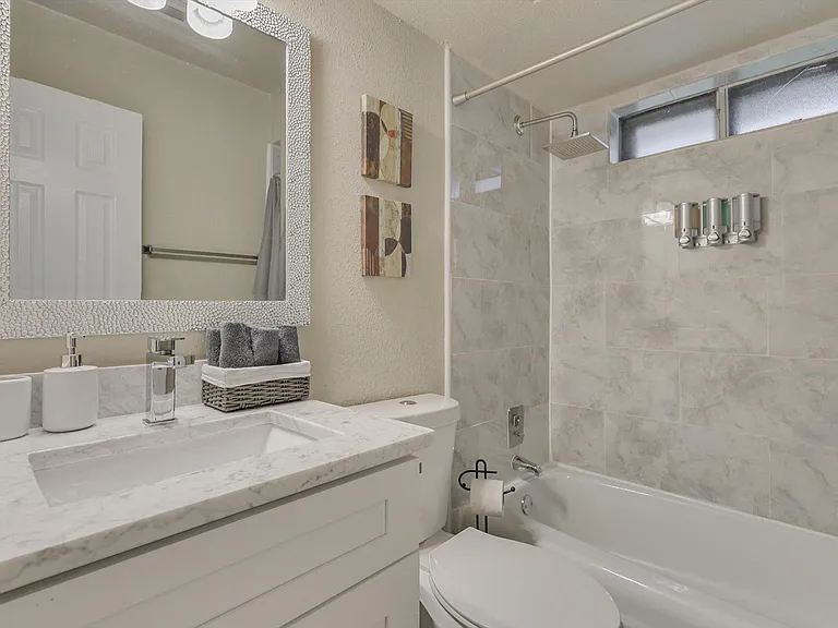 2116 Newcastle Cir — Photo 29