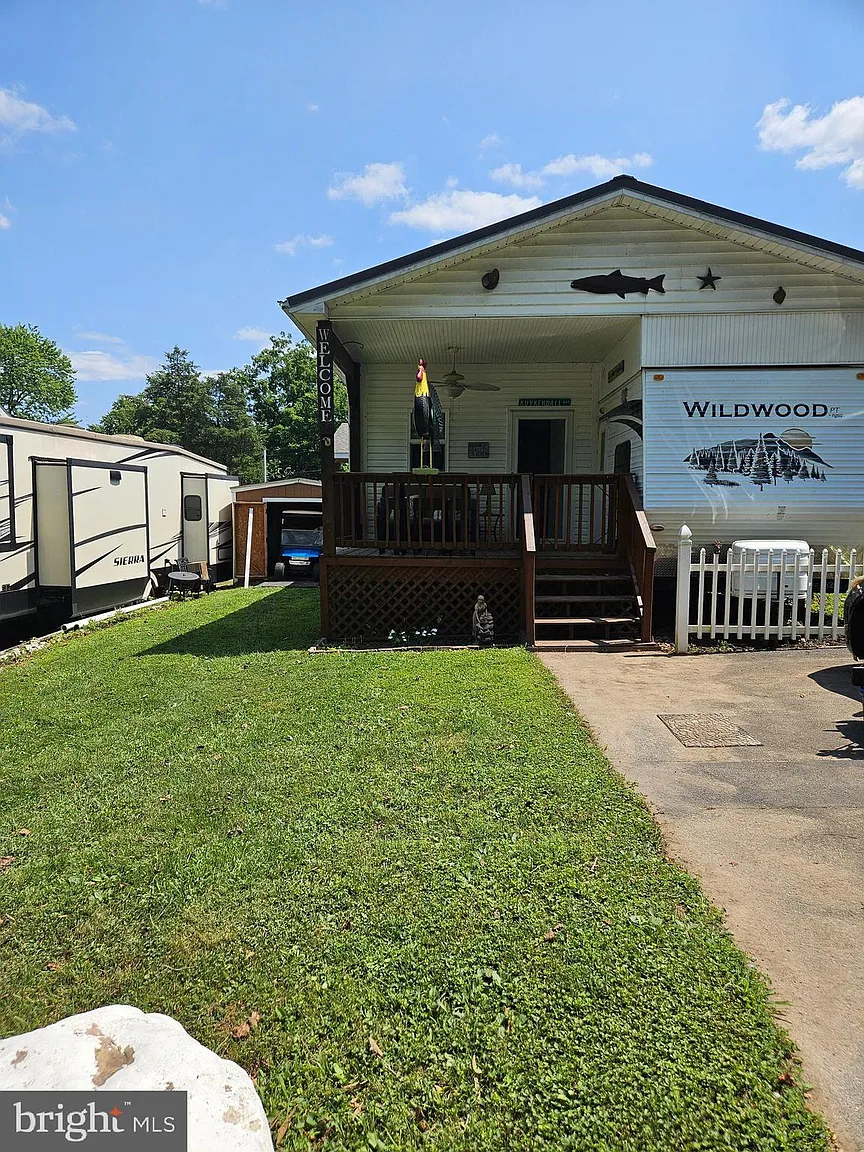 16 Hot Springs Ave photo 1