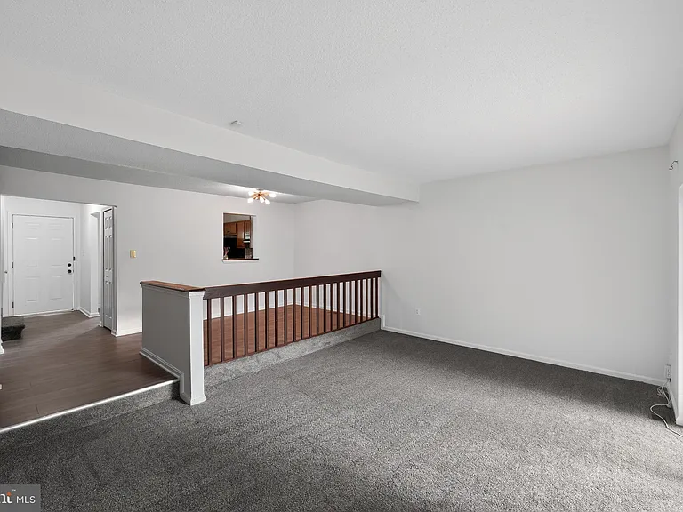 1015 Saint Michaels Dr — Photo 8