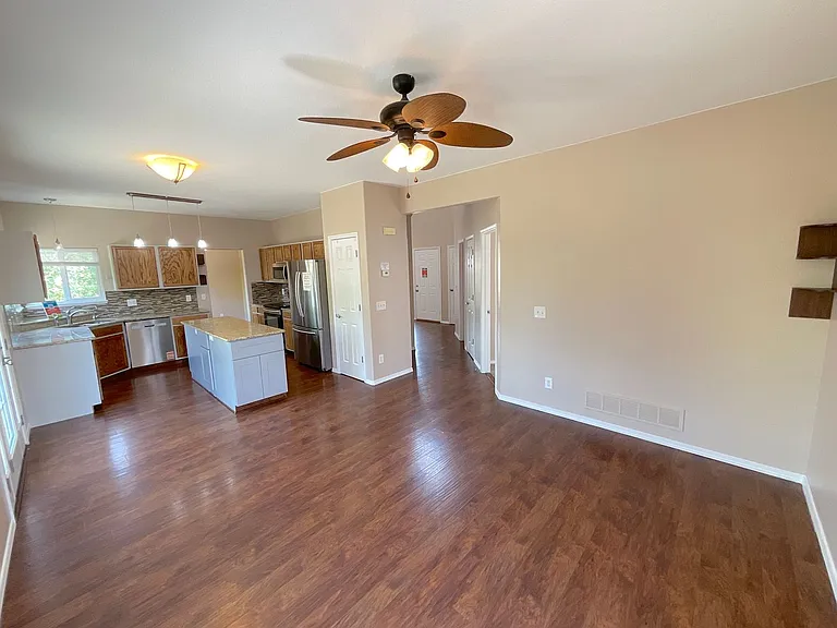 2579 Weyburn Way — Photo 17