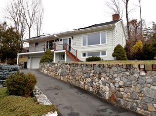 129 N Lake Shore Dr, Brookfield, CT 06804