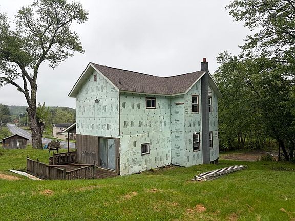 2nd image of 3033 Church St