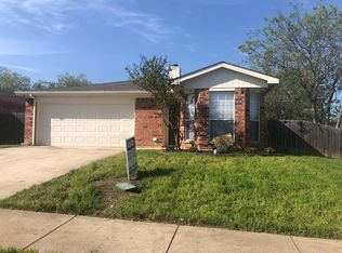 415 Moss Hill Dr, Arlington, TX 76018