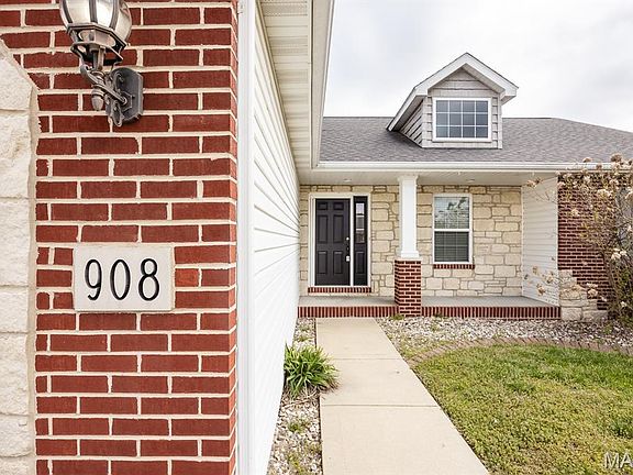 4th image of 908 Indian Prairie Dr