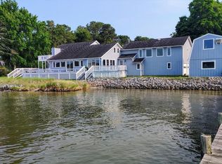 2215 Ditchley Rd, Kilmarnock, VA 22482
