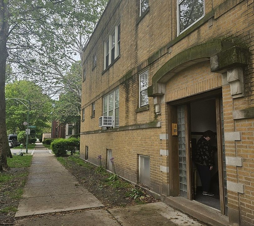 2nd image of 2500 W Coyle Ave