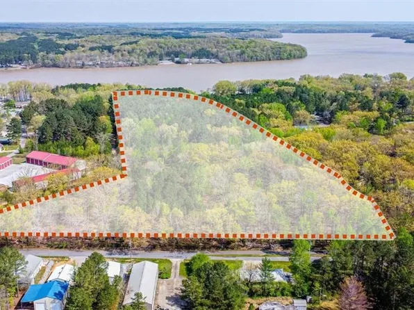 84 Launch Ln, Murray, KY 42071