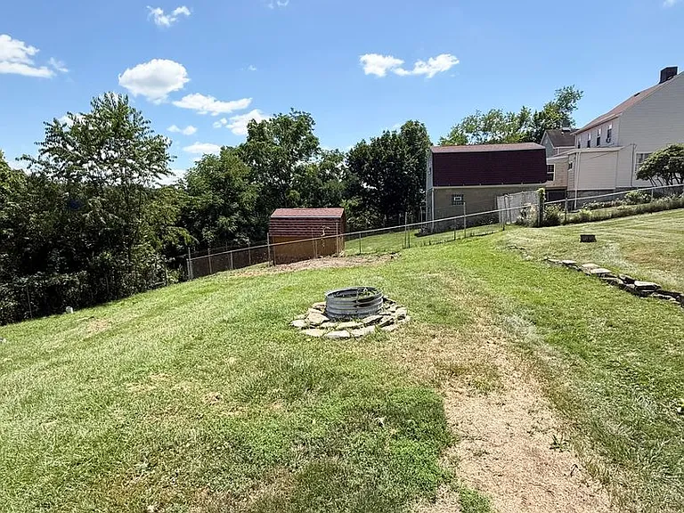 28 Zimmerman St — Photo 24