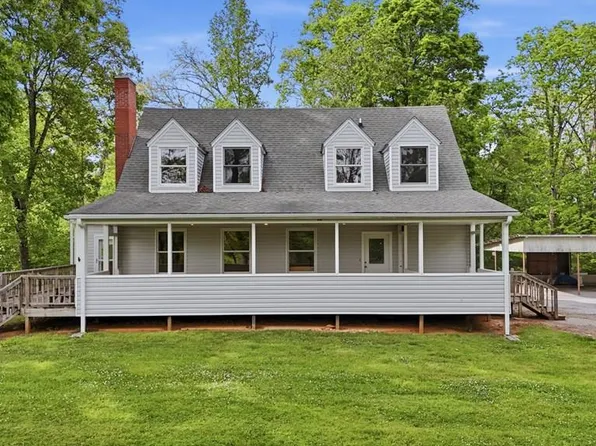 129 Golf View Dr, Franklin, NC 28734